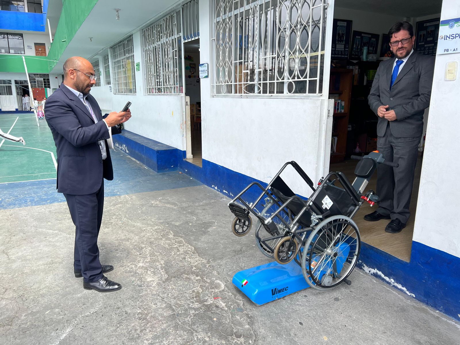 Observancia a escuelas.